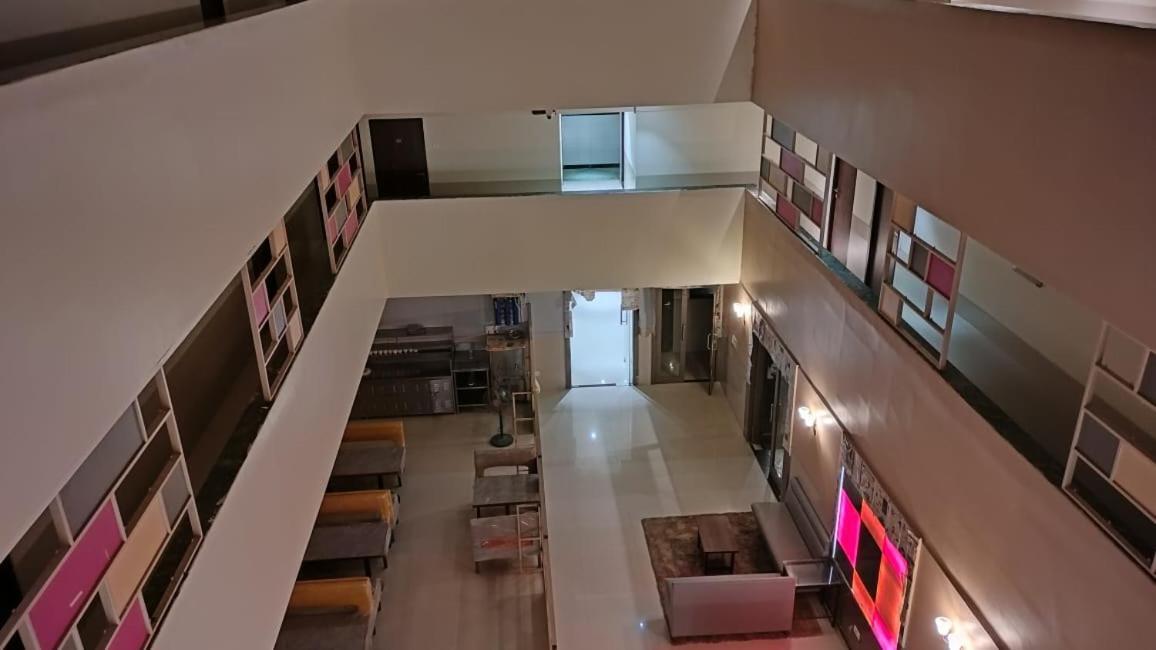 Hotel Sai Nidhi Executive-Mindspace Airoli ナビムンバイ エクステリア 写真